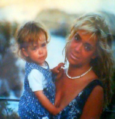 Moi et ma m�re quand j'�tais petite !