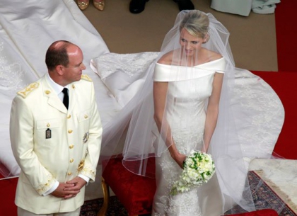 charle de monaco hollala il faut ce tenir