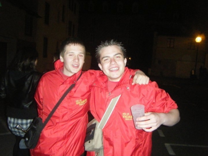 apres il est avec son copain marc