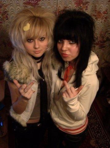 encore mWa+EllE....Sarah..-XD-..SiSi_kati