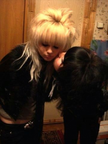 encore mWa+EllE....Sarah..-XD-..SiSi_kati