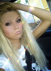 mWa....Sarah..-XD-..SiSi 