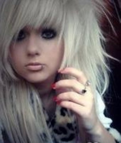mWa....Sarah..-XD-..SiSi 